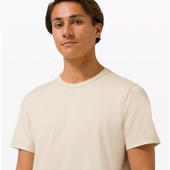 SOLD!!!Lululemon The Fundamental T Shirt - Picture 3 of 6